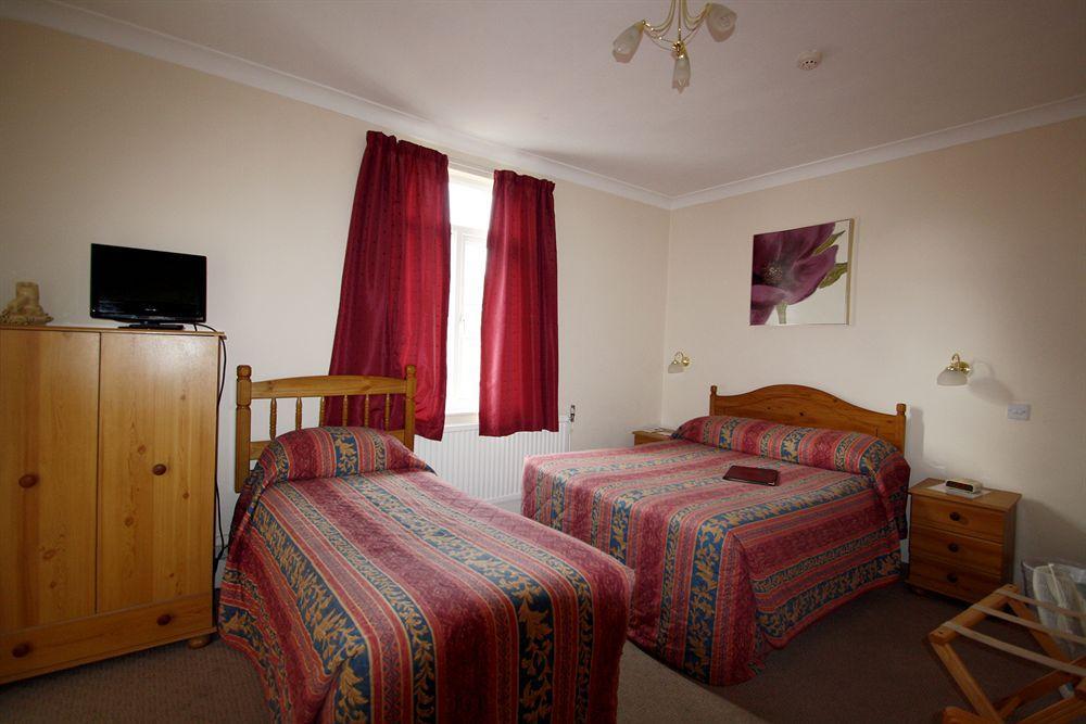 הורלי Gatwick Castle B&B מראה חיצוני תמונה